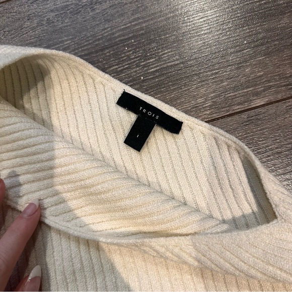 Trois Cream Ribbed One Shoulder Top - Picture 2 of 3